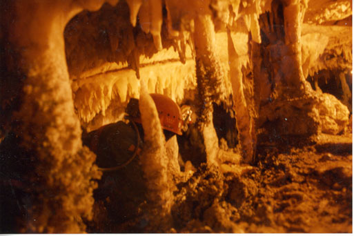 Ramales de la Victoria cueva de Cuevamur ramal de las excentricas.