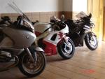 Mis tres motos 
Yamaha R-1
Honda XX
BMW 1200 RT