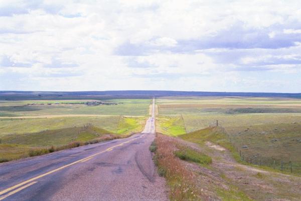 Llanos de Canadá en el centro-sur del país. Casi lindando con EEUU. Provincia de Saskatchewan. Muy poca gente y muy pocas gasoli