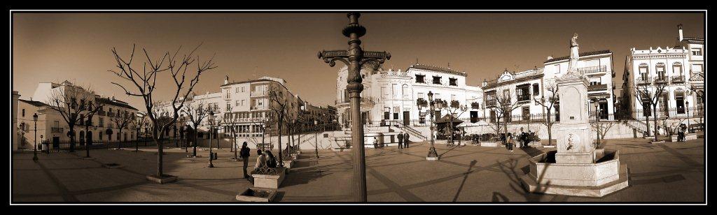 plaza+aracena+panorama+sepia.jpg