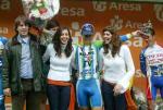 Vuelta España 2003, entregando trofeo final etapa Alejandro Valverde (Kelme)