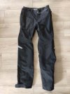 Pantalon BMW ComfortShell T46 sin protecciones rodillas.jpg