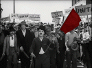 la-manif-avec-charlot.gif