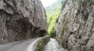 Dans_les_Gorges_de_Saint-Georges,_très_impressionnantes_-_panoramio.jpg