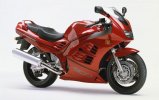 Suzuki_RF900R_1994_estudio_tres_cuartos_derecha.jpg