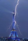 Rayo sobre Torre Eiffel.jpg