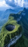 El pozo natural más grande y profundo de la Tierra llamado Xiaozai Tiankang-.jpg