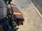 202607_NineT soporte C-bow + alforja legacy - 2 de 4.jpeg