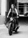 BMW chica.jpg