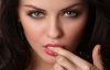 rostro-de-mujer-hermosa-dedo-en-la-boca-mirada-seductora-229536-1-e1447614232840.jpg