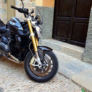 R1200r