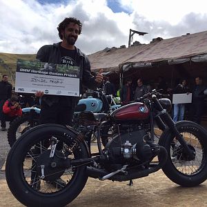 Black Motorcycles Bobber Primer Premio  Categoría Pure BMW RIDERS 2017