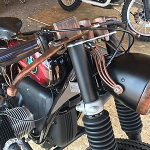 Black Motorcycles Bobber detalle conjunto