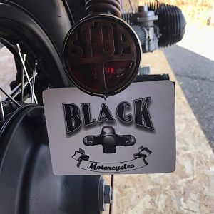 Black Motorcycles Bobber detalle piloto