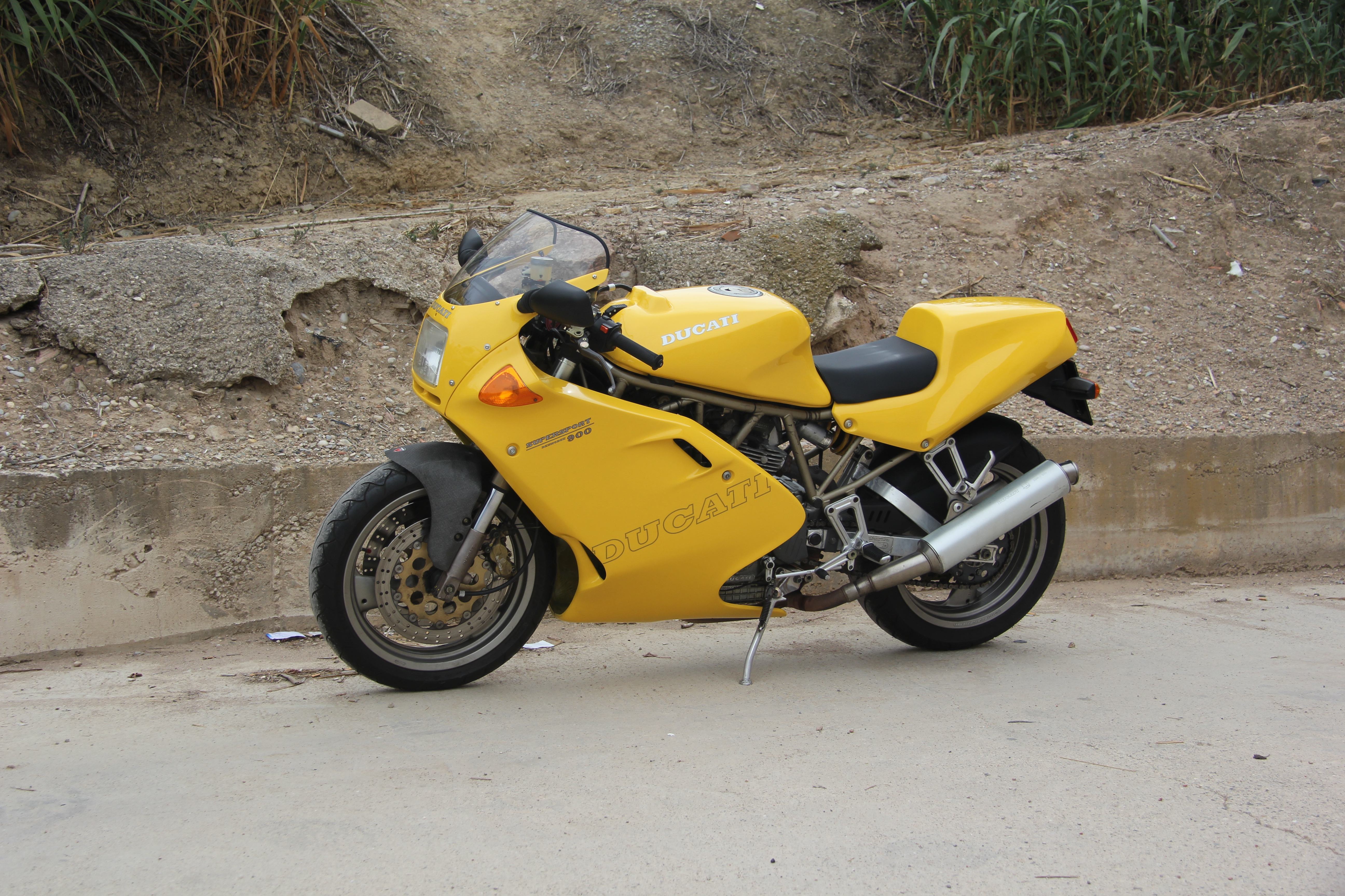 Ducati 900SS