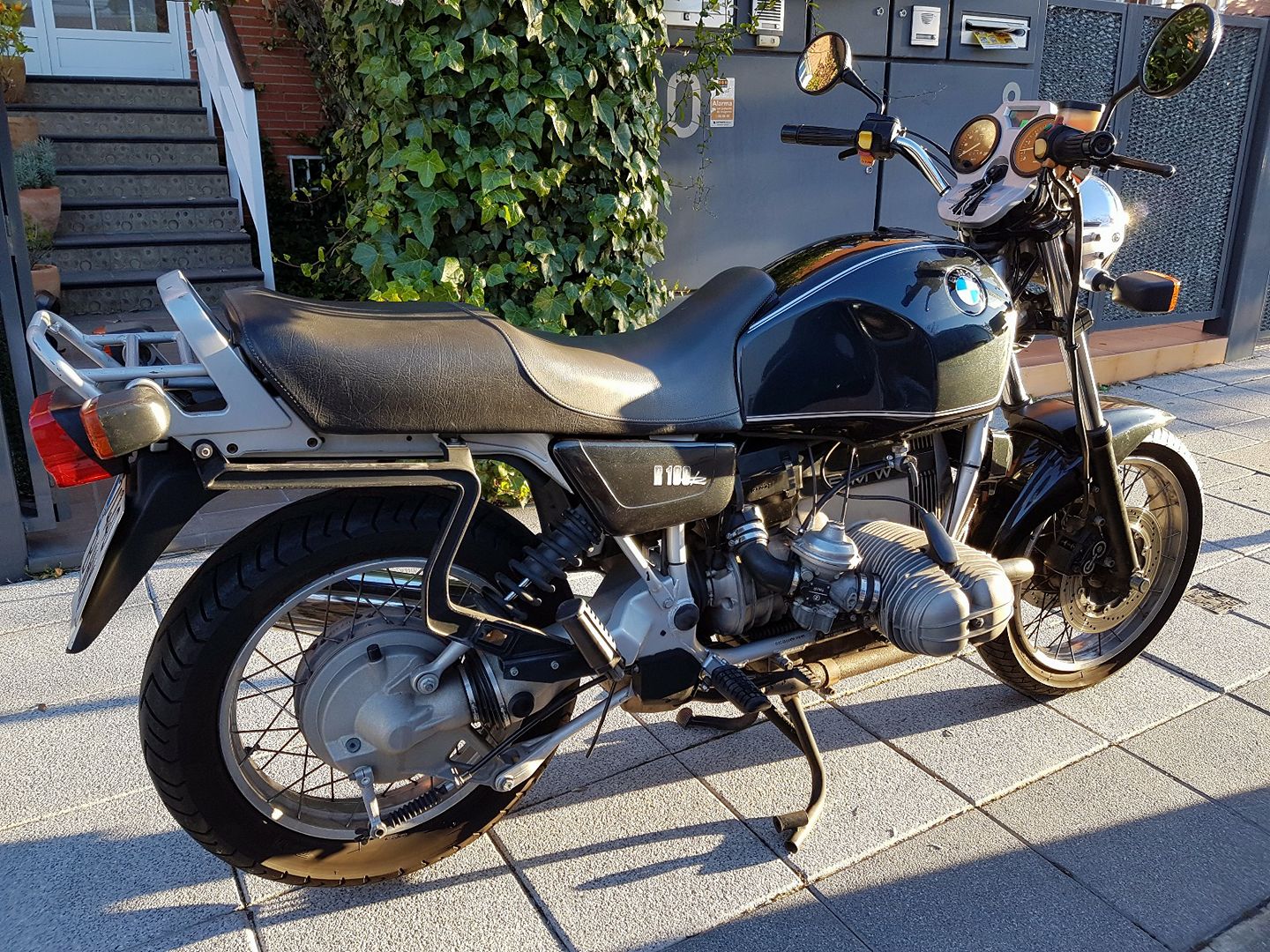 R100R