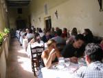 Morella'02 181, comida en el claustro del monasterio