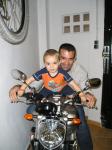 10-05-2005. Nacimiento de Alejandro, con Javier y familia. 030