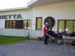 La tarea de cada mañana...cargar los petates!!! En Enontekio (Finlandia) afrontando el séptimo dia hasta Alta (Noruega)