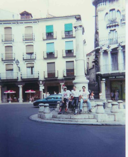 Cuenca 1999, Tono, Robert y Miguel con el Torico