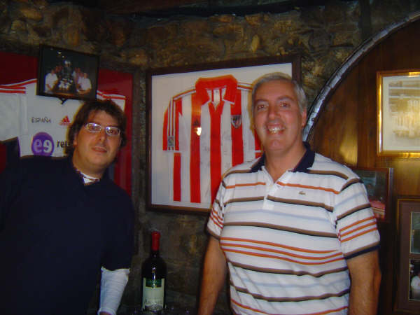 Raiders 04, (Viella) con el amigo Oscar de Bilbao y la zamarra del Athletic, queda pendiente vernos en un partido en San Mames