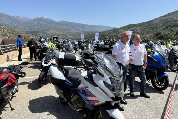 Parada en la Presa de Rules