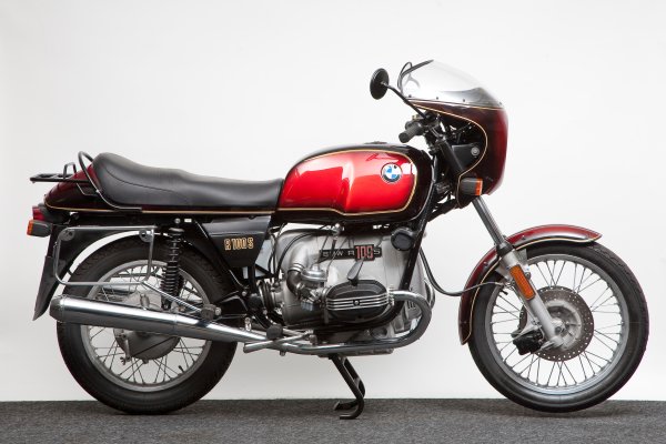 Muy parecida a esta era la BMW R100S de mi padrino