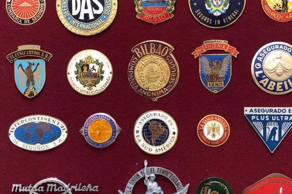 Antiguas insignias de aseguradoras