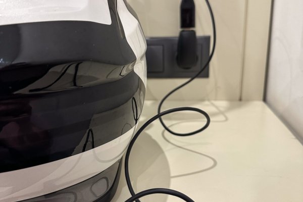 El intercomunicador se carga directamente a través del casco
